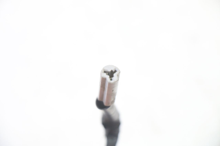 photo de DELANTERO IZQUIERDO INTERMITENTE YAMAHA TDM ABS 900 (2002 - 2014) - Primer plano técnico