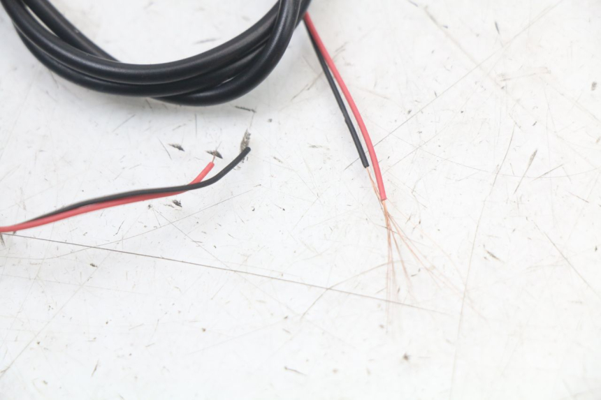 photo de DELANTERO IZQUIERDO INTERMITENTE DUALTRON TOGO PLUS 1 - Estado de la superficie y material