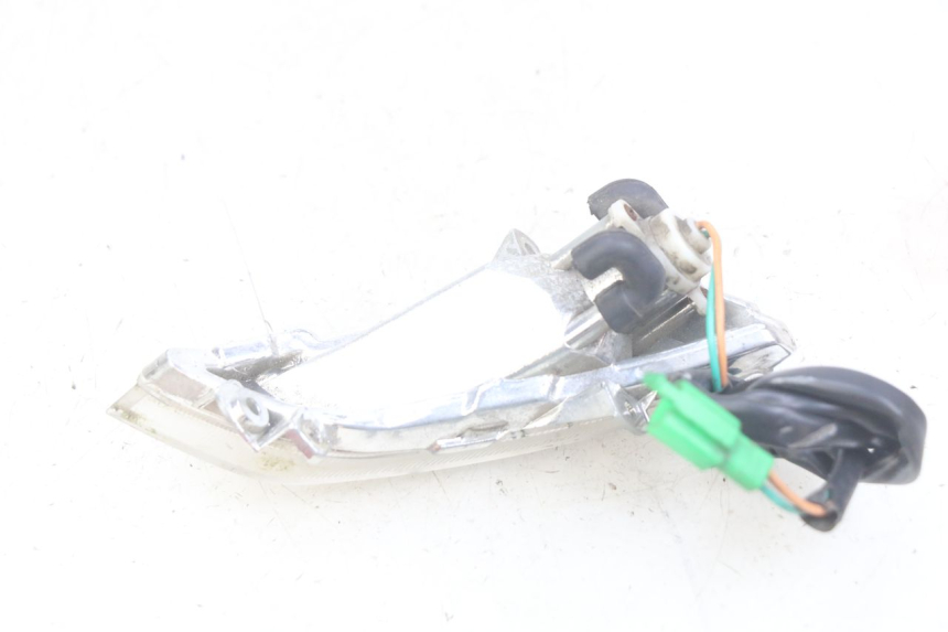 photo de INTERMITENTE DELANTERO IZQUIERDO PEUGEOT TWEET 4T 50 (2018 - 2022) - Detalles de los puntos de fijación