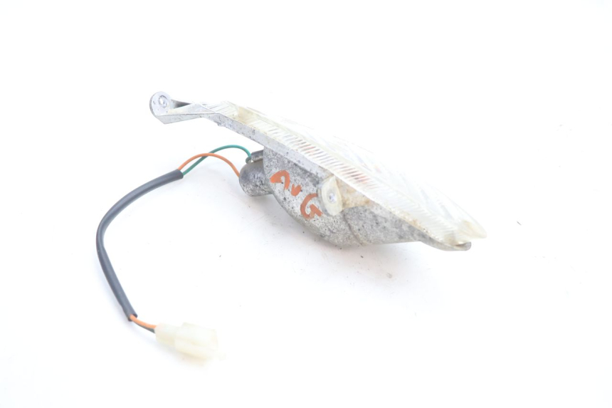 photo de INTERMITENTE DELANTERO IZQUIERDO PEUGEOT V-CLIC VCLIC 50 (2007 - 2013) - Primer plano técnico