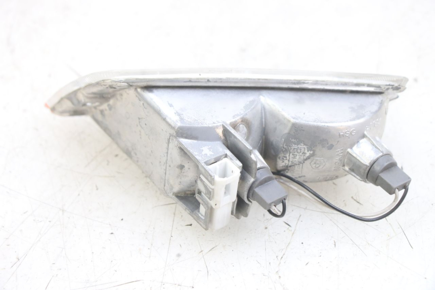 photo de INTERMITENTE DELANTERO IZQUIERDO PIAGGIO VESPA GTS SUPER IE 125 (2009 - 2016) - Otra perspectiva