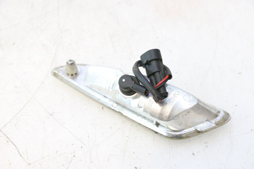 photo de INTERMITENTE DELANTERO IZQUIERDO PIAGGIO VESPA PRIMAVERA 2T 50 (2013 - 2018) - Estado de la superficie y material
