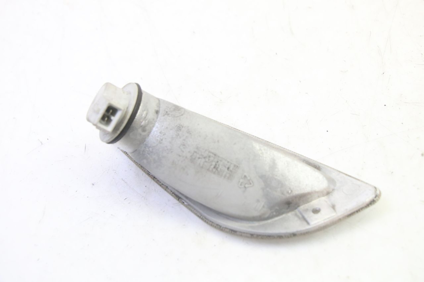 photo de INTERMITENTE DELANTERO IZQUIERDO PIAGGIO VESPA S 2T 50 (2007 - 2014) - Primer plano técnico