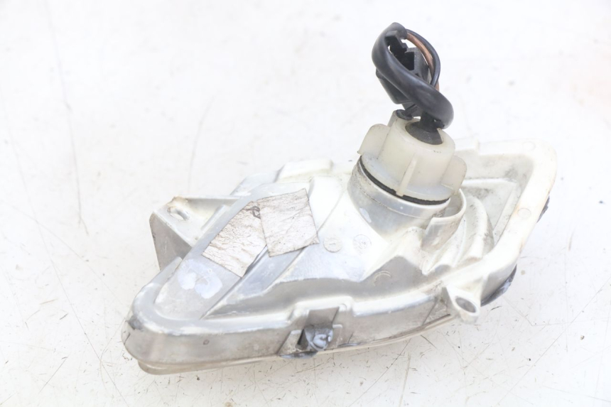 photo de INTERMITENTE DELANTERO IZQUIERDO YAMAHA X-MAX XMAX 250 (2006 - 2009) - Primer plano técnico