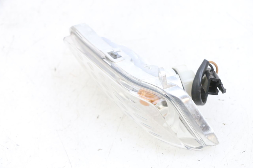 photo de INTERMITENTE DELANTERO IZQUIERDO YAMAHA XMAX X-MAX 125 (2006 - 2009) - Otra perspectiva