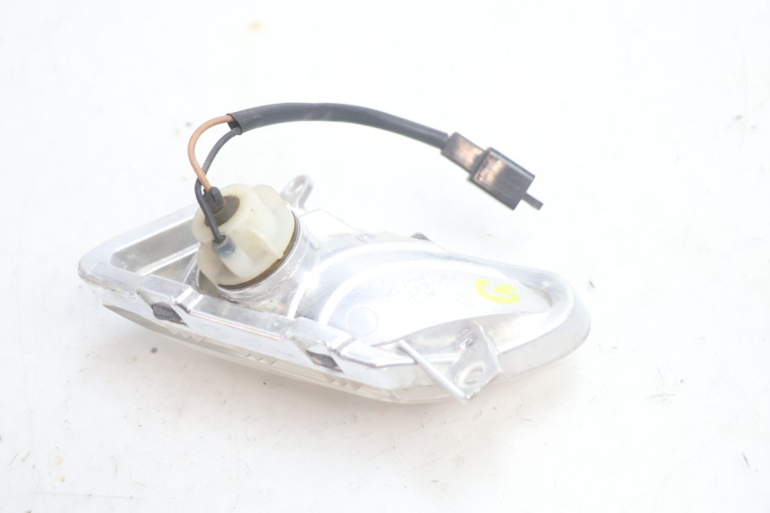 photo de INTERMITENTE DELANTERO IZQUIERDO YAMAHA XMAX X-MAX 125 (2006 - 2009) - Otra perspectiva
