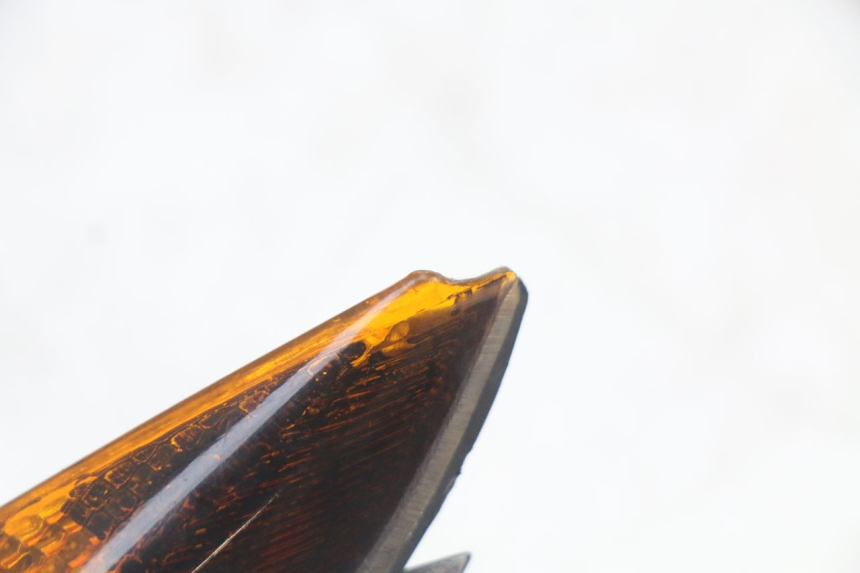 photo de DELANTERO IZQUIERDO INTERMITENTE YAMAHA BW'S NG NEXT GENERATION 50 (1996 - 2003) - Primer plano técnico