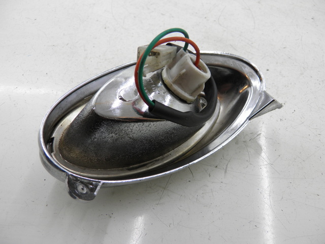 photo de DELANTERO IZQUIERDO INTERMITENTE YAMASAKI YM50QT-N3 RETRO 50 (2012 - 2014) - Primer plano técnico