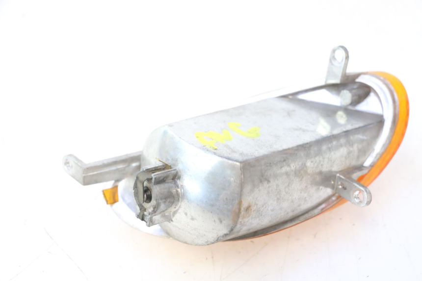 photo de DELANTERO IZQUIERDO INTERMITENTE YAMAHA YP MAJESTY 125 (1998 - 2001) - Estado de la superficie y material