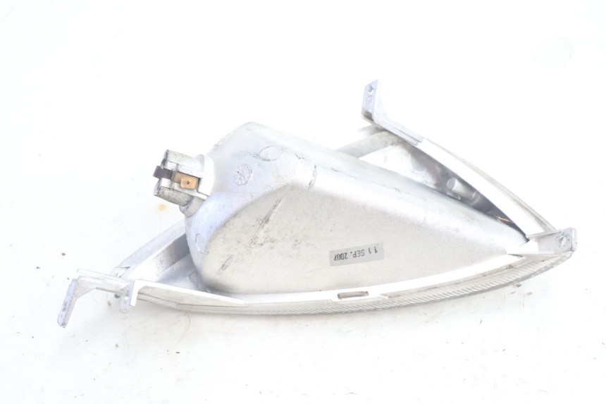photo de INTERMITENTE DELANTERO IZQUIERDO YAMAHA YP MAJESTY 125 (2007 - 2010) - Zoom estado de uso