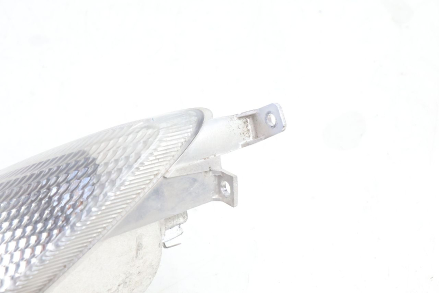 photo de INTERMITENTE DELANTERO IZQUIERDO YAMAHA YP MAJESTY 125 (2007 - 2010) - Primer plano técnico