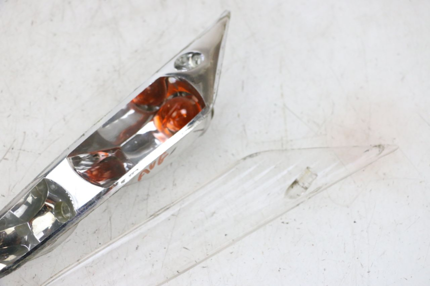 photo de INTERMITENTE DELANTERO IZQUIERDO PIAGGIO ZIP 2T 50 (2009 - 2019) - Zoom estado de uso