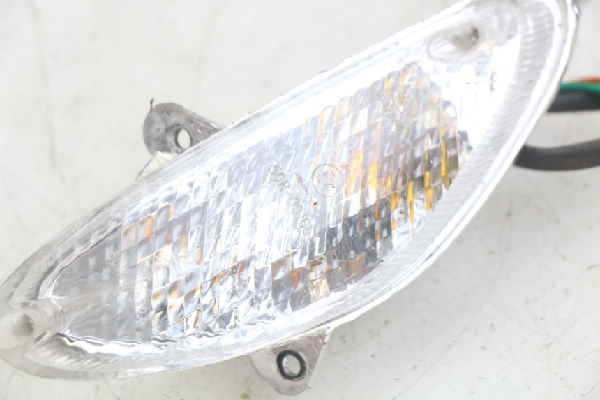 photo de INTERMITENTE DELANTERO IZQUIERDO UNIVERSAL BIKE ZN50QT-11B 50 (2018 - 2021) - Detalle de la pieza