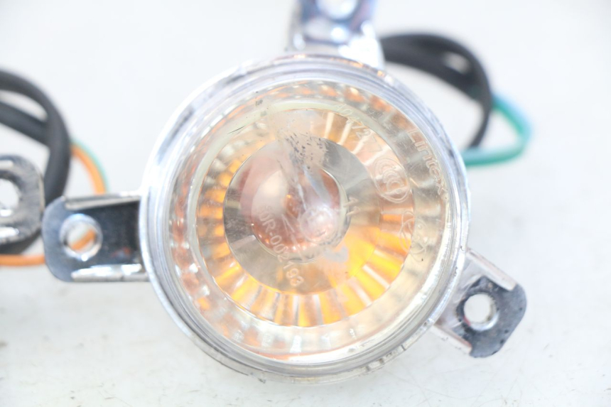 photo de INTERMITENTE DELANTERO EUROCKA GREEN 1 - Detalles de los puntos de fijación