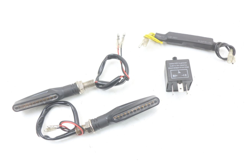 photo de DELANTERO INTERMITENTE HYOSUNG GTR 125 (2006 - 2008) - Vista principal