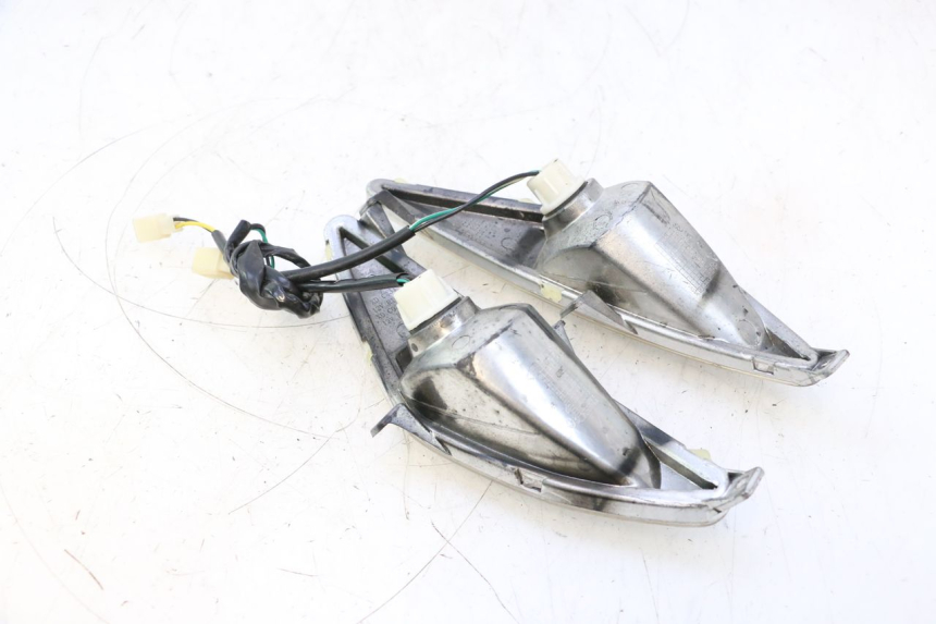 photo de INTERMITENTE DELANTERO RIDE JUMP 2T 50 (2012 - 2017) - Estado de la superficie y material