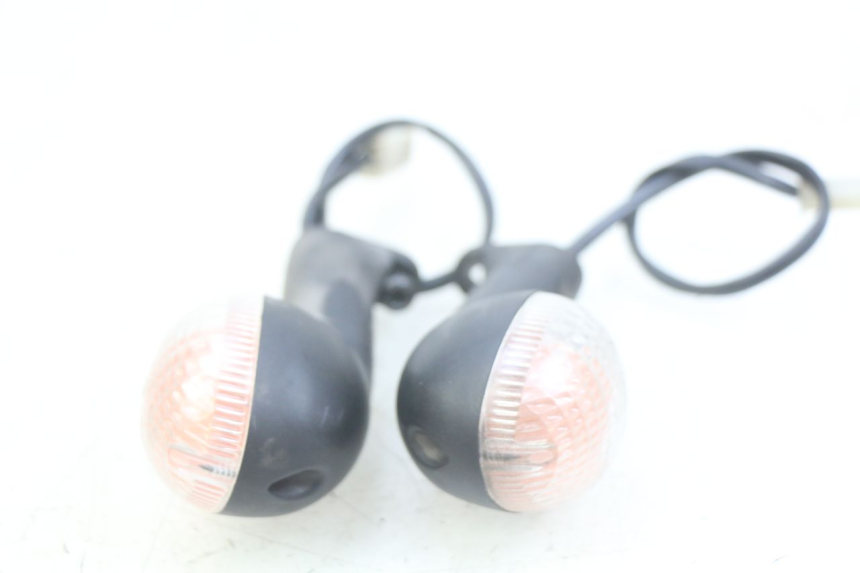 photo de INTERMITENTE DELANTERO PEUGEOT LUDIX 50 (2008 - 2017) - Detalles de los puntos de fijación