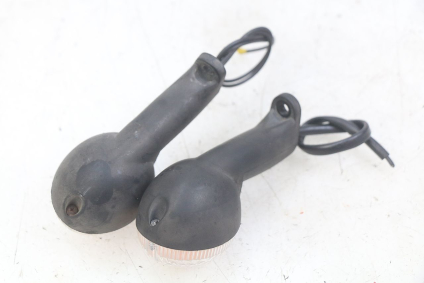 photo de INTERMITENTE DELANTERO PEUGEOT LUDIX 50 (2005 - 2007) - Detalle de la pieza