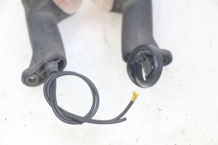 photo de INTERMITENTE DELANTERO PEUGEOT LUDIX 50 (2005 - 2007) - Primer plano técnico