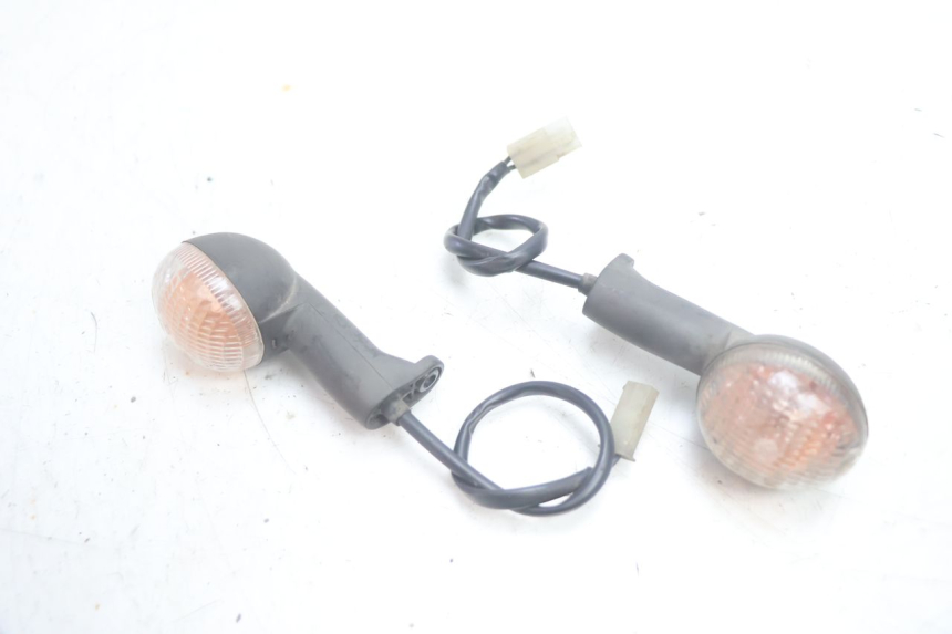 photo de INTERMITENTE DELANTERO PEUGEOT LUDIX 50 (2005 - 2007) - Detalle de la pieza