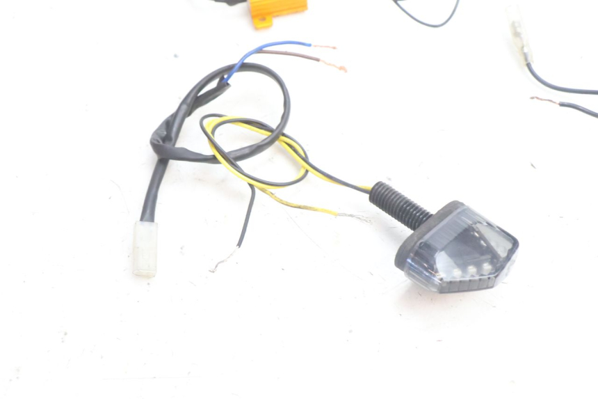 photo de DELANTERO INTERMITENTE PIAGGIO MP3 500 (2016 - 2018) - Detalle de la pieza