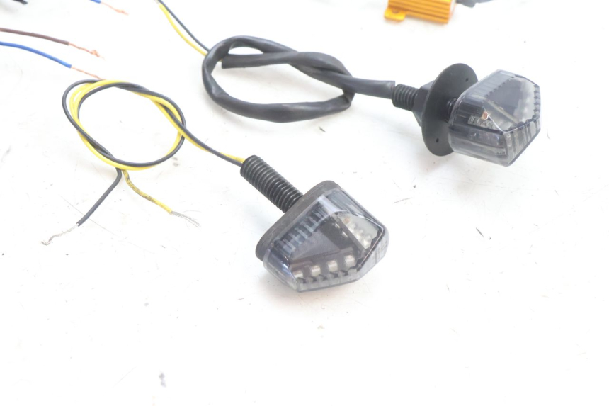 photo de DELANTERO INTERMITENTE PIAGGIO MP3 500 (2016 - 2018) - Vista general del producto