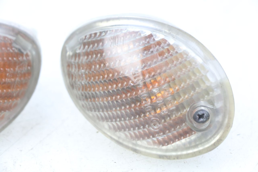 photo de INTERMITENTE DELANTERO MBK OVETTO 50 (1998 - 2007) - Primer plano técnico