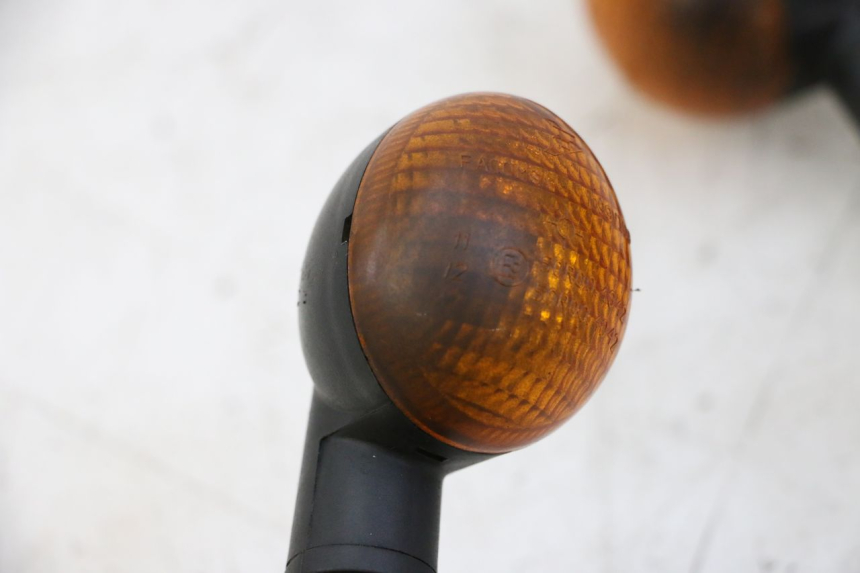 photo de INTERMITENTE DELANTERO PEUGEOT LUDIX 50 (2008 - 2017) - Otra perspectiva