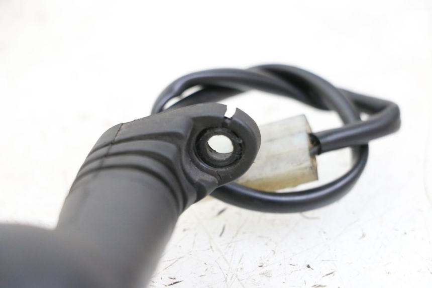 photo de INTERMITENTE DELANTERO PEUGEOT LUDIX 50 (2008 - 2017) - Estado de la superficie y material