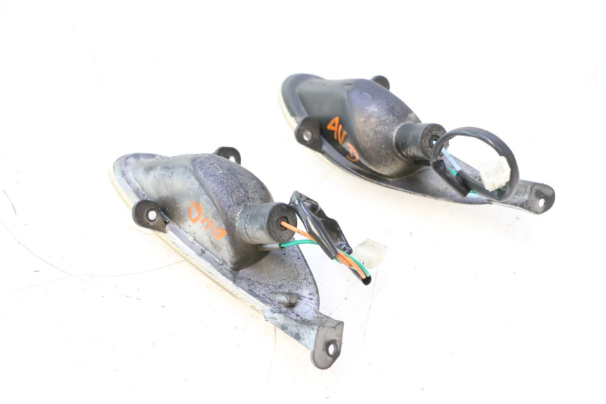 photo de INTERMITENTE DELANTERO TNT MOTOR ROMA 10' 2T 50 (2011 - 2018) - Detalles de los puntos de fijación