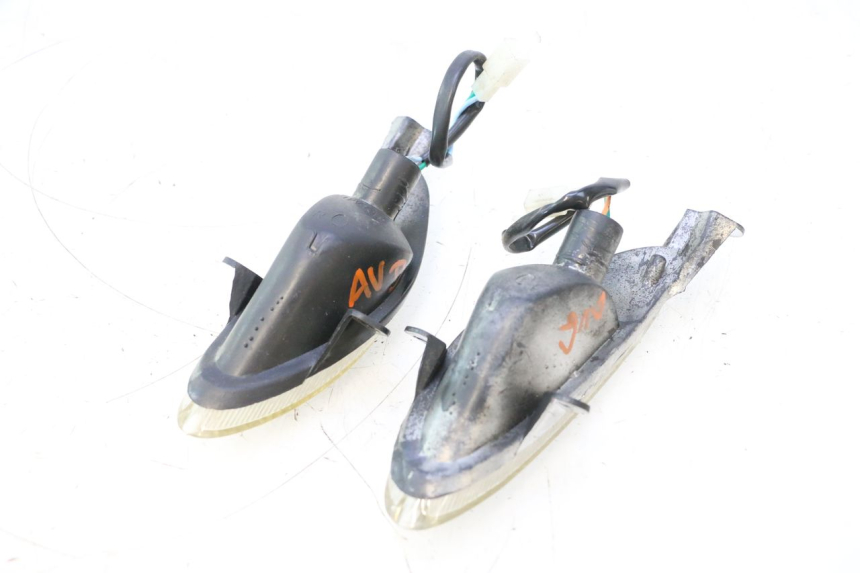photo de INTERMITENTE DELANTERO TNT MOTOR ROMA 10' 2T 50 (2011 - 2018) - Estado de la superficie y material