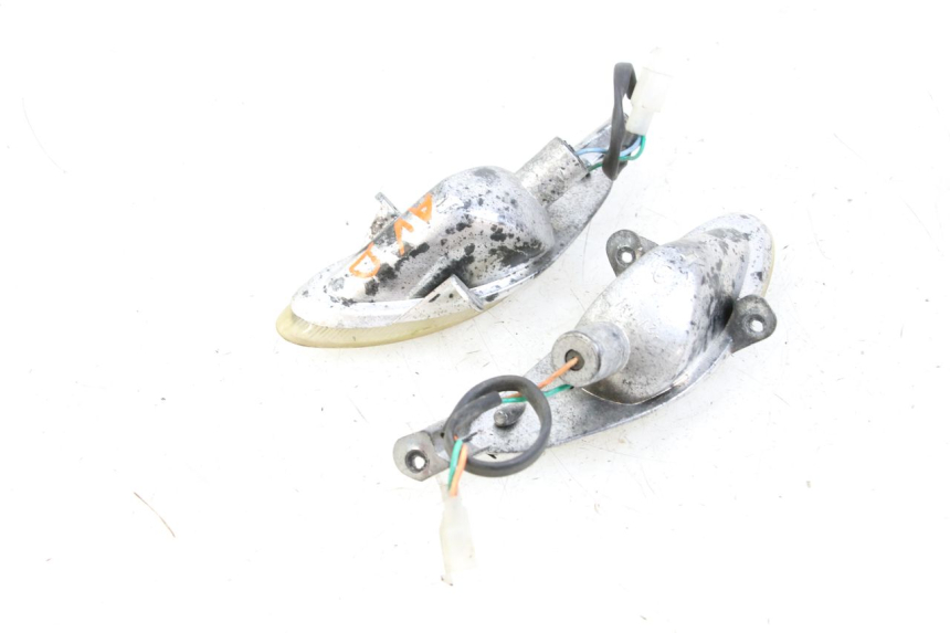 photo de INTERMITENTE DELANTERO TNT MOTOR ROMA 10' 4T 50 (2007 - 2018) - Otra perspectiva