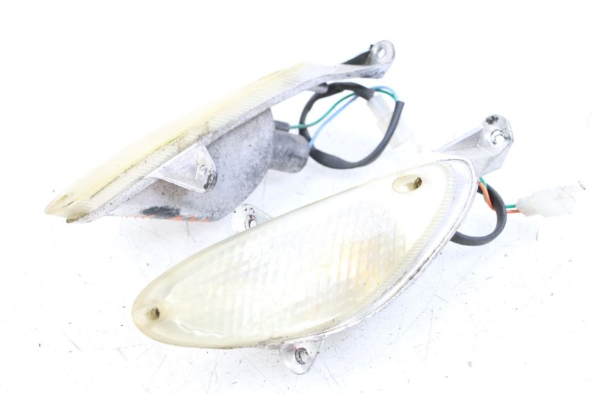 photo de INTERMITENTE DELANTERO TNT MOTOR ROMA 10' 4T 50 (2007 - 2018) - Detalles de los puntos de fijación