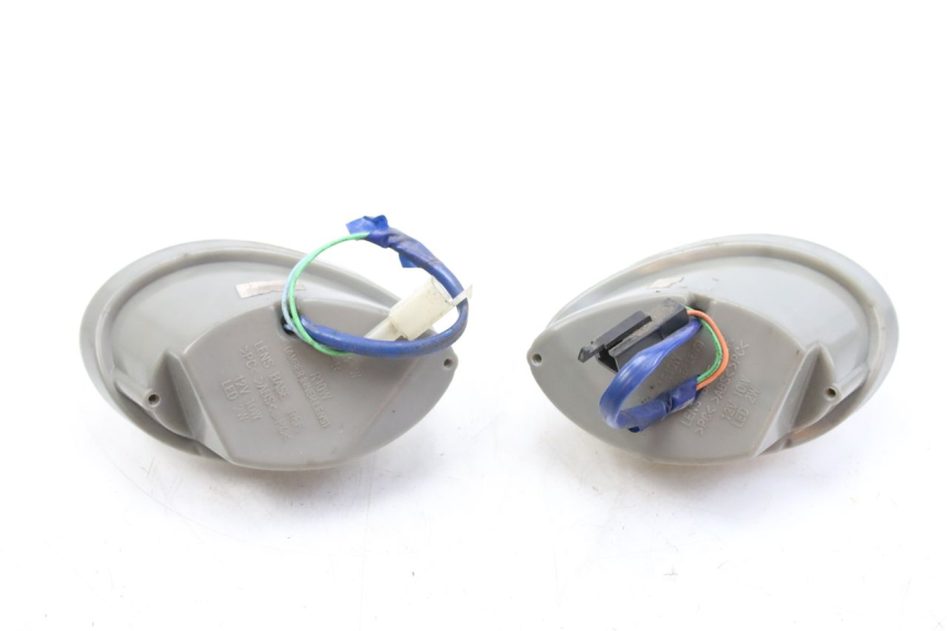 photo de INTERMITENTE DELANTERO KYMCO SENTO 100 (2008 - 2013) - Detalle de la pieza