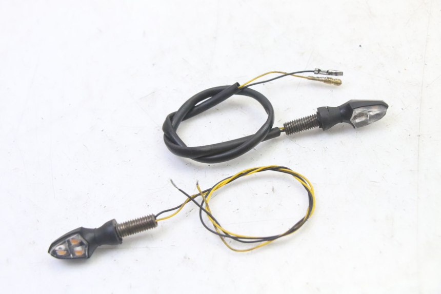 photo de DELANTERO INTERMITENTE SUZUKI SV S 650 (2003 - 2009) - Vista principal