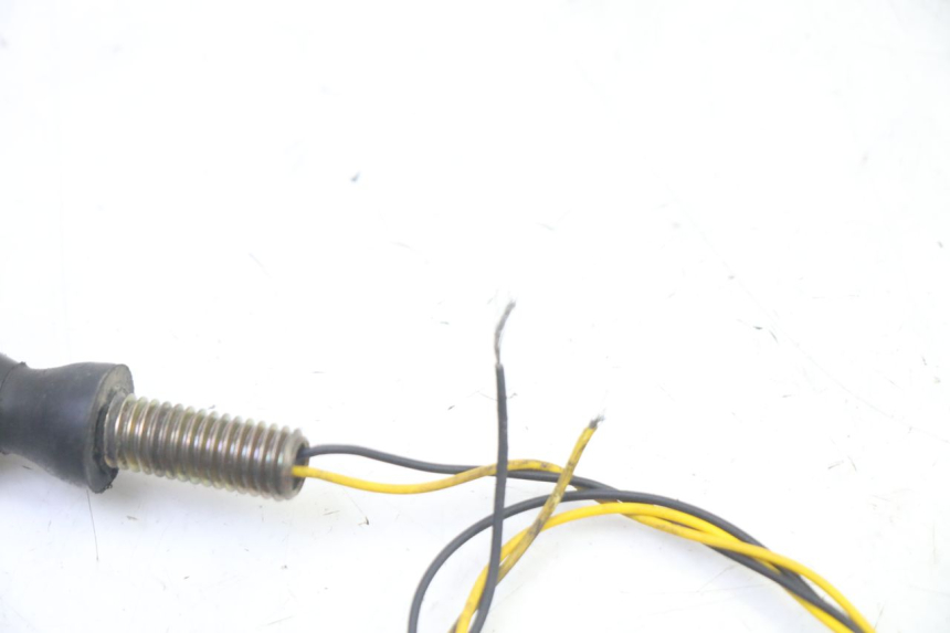 photo de DELANTERO INTERMITENTE SUZUKI SV S 650 (2003 - 2009) - Primer plano técnico