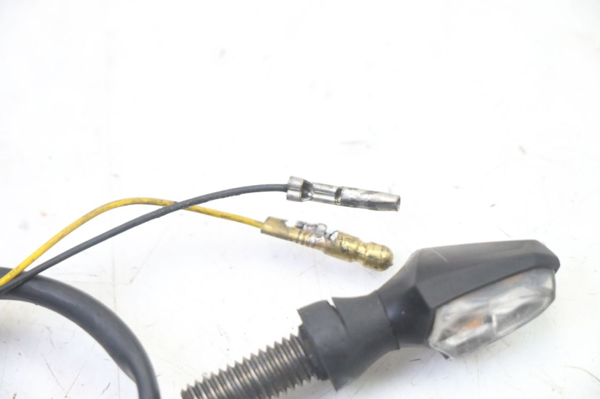 photo de DELANTERO INTERMITENTE SUZUKI SV S 650 (2003 - 2009) - Estado de la superficie y material