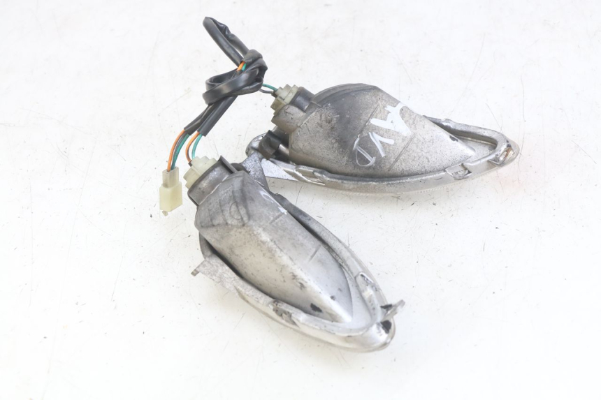 photo de INTERMITENTE DELANTERO SYM SYMPHONY 125 (2009 - 2015) - Primer plano técnico