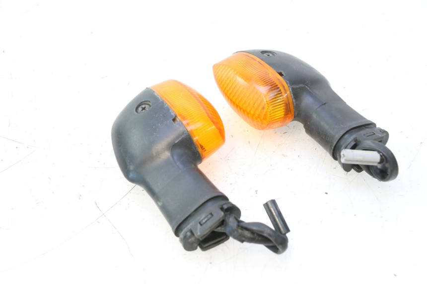 photo de DELANTERO INTERMITENTE YAMAHA TDM ABS 900 (2002 - 2014) - Detalles de los puntos de fijación