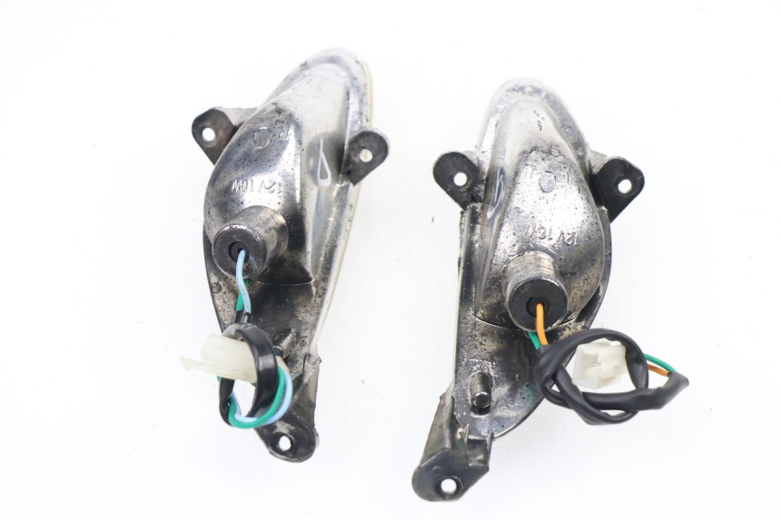 photo de INTERMITENTE DELANTERO TNT MOTOR ROMA 10' 4T 50 (2007 - 2018) - Zoom estado de uso