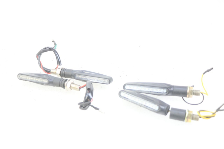 photo de INTERMITENTE DELANTERO KEEWAY TX 50 (2008 - 2015) - Vista principal