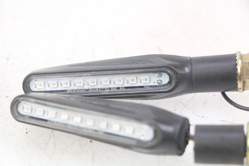 photo de INTERMITENTE DELANTERO KEEWAY TX 50 (2008 - 2015) - Marcados y referencias originales