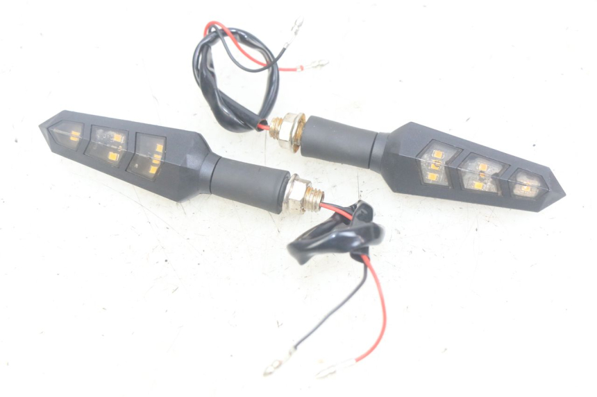 photo de INTERMITENTE DELANTERO MOTRAC URBAN 4T 50 (2016 - 2024) - Vista principal