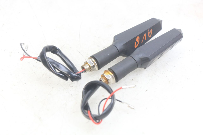 photo de INTERMITENTE DELANTERO MOTRAC URBAN 4T 50 (2016 - 2024) - Detalle de la pieza