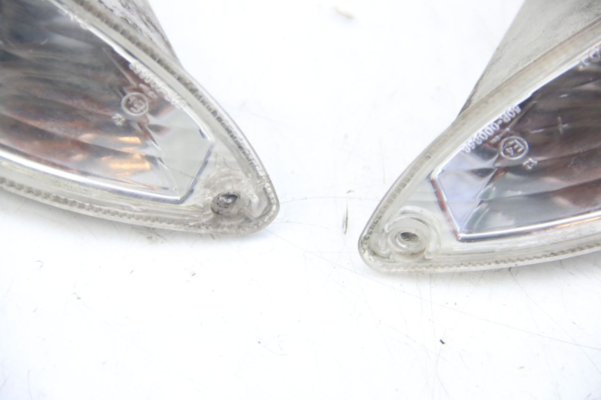 photo de INTERMITENTE DELANTERO PIAGGIO VESPA S 2T 50 (2007 - 2014) - Otra perspectiva