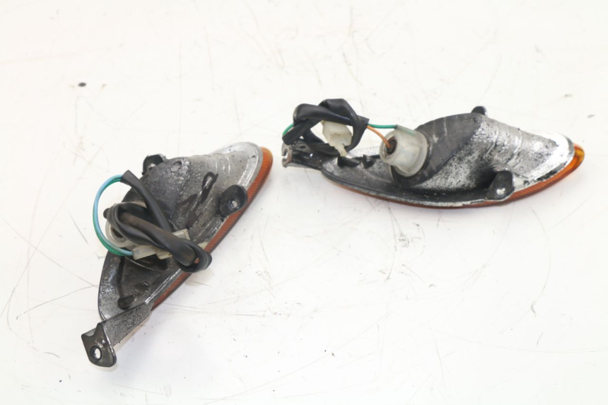 photo de DELANTERO INTERMITENTE ROADSIGN WALLABY 50 (2009 - 2014) - Detalles de los puntos de fijación