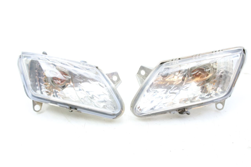 photo de INTERMITENTE DELANTERO YAMAHA XMAX X-MAX 125 (2006 - 2009) - Detalle de la pieza