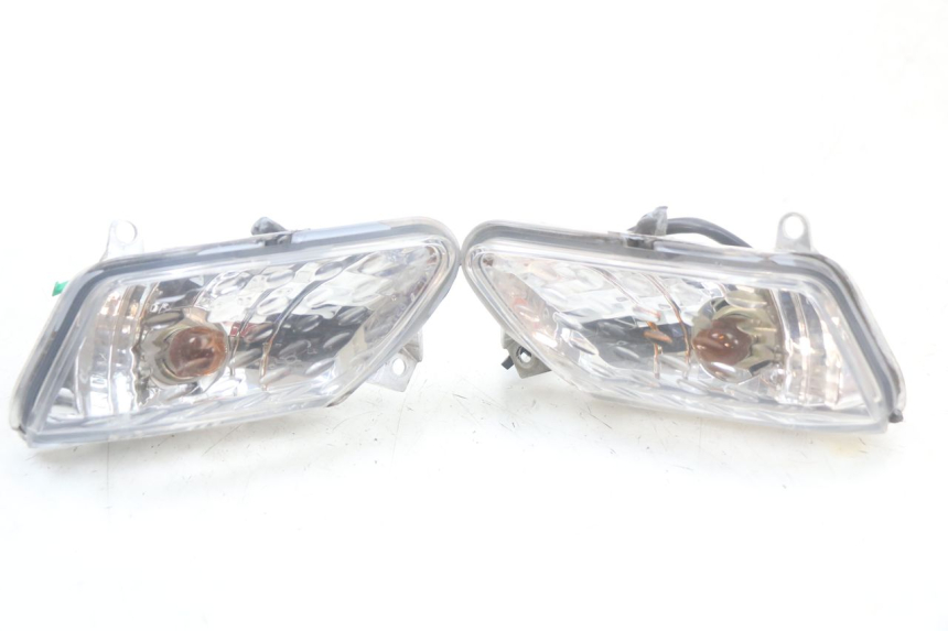 photo de INTERMITENTE DELANTERO YAMAHA XMAX X-MAX 125 (2006 - 2009) - Vista principal