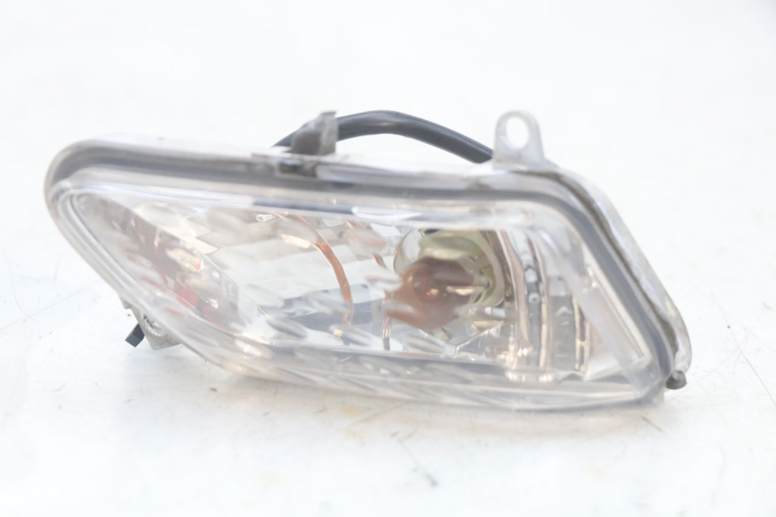 photo de INTERMITENTE DELANTERO YAMAHA XMAX X-MAX 125 (2006 - 2009) - Detalles de los puntos de fijación