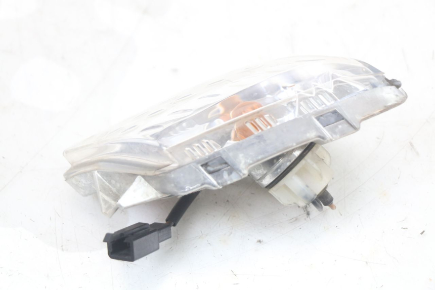 photo de INTERMITENTE DELANTERO YAMAHA XMAX X-MAX 125 (2006 - 2009) - Estado de la superficie y material
